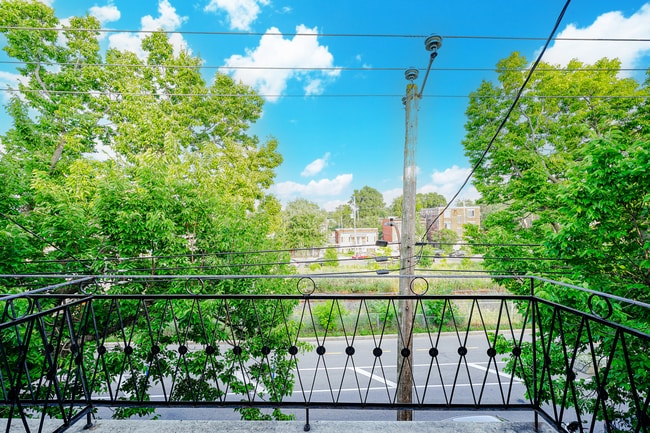 Photo du bâtiment - 8701 Av. Souligny