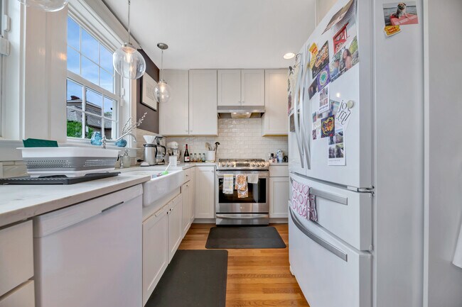 Foto del edificio - 613 Girard St NE