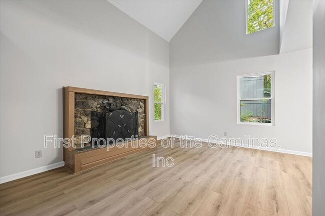 Foto del edificio - 6012 Lanai Ln