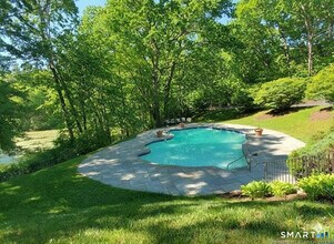 Building Photo - 22 North Lake Dr