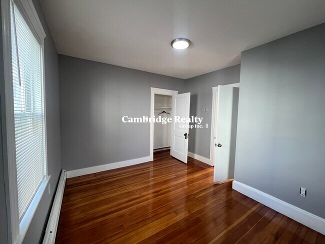 Foto del edificio - 308 Spring St