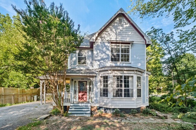 Foto del edificio - HISTORIC DOWNTOWN  3 bedroom 2.5 bath home