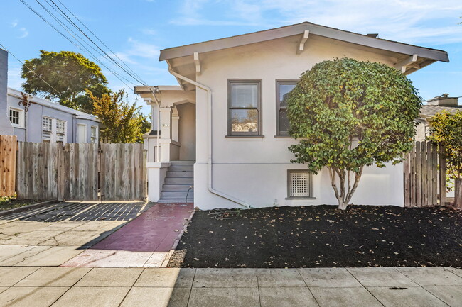 Building Photo - 1322 Marin Ave