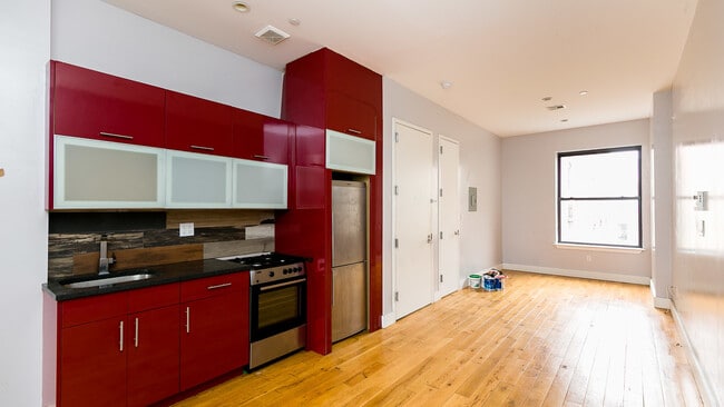 Building Photo - 1020 Park Pl