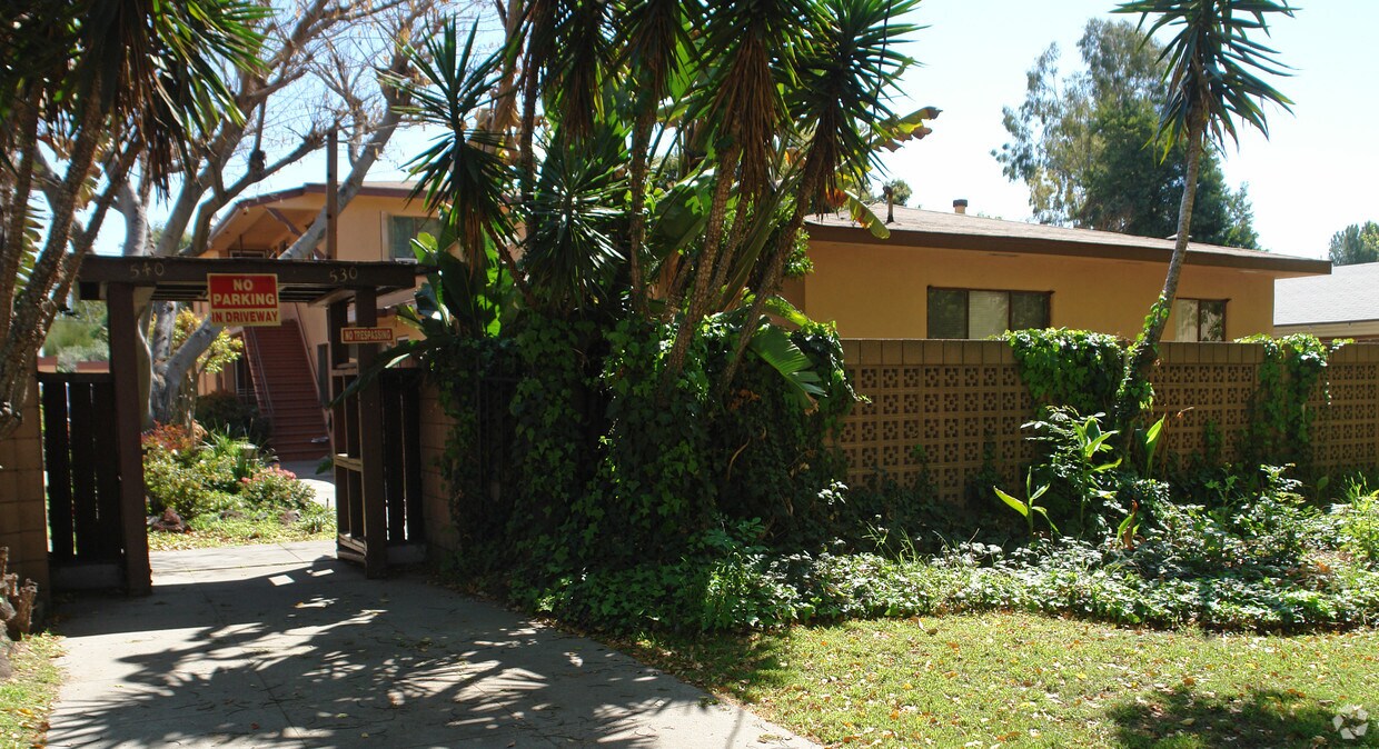 Foto del edificio - 530 Catalina Ave