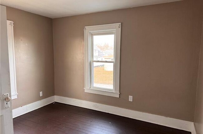 Foto del edificio - 400 Emerson Ave