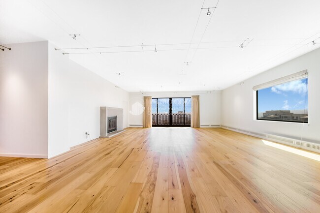 Foto del edificio - 1170 Sacramento St