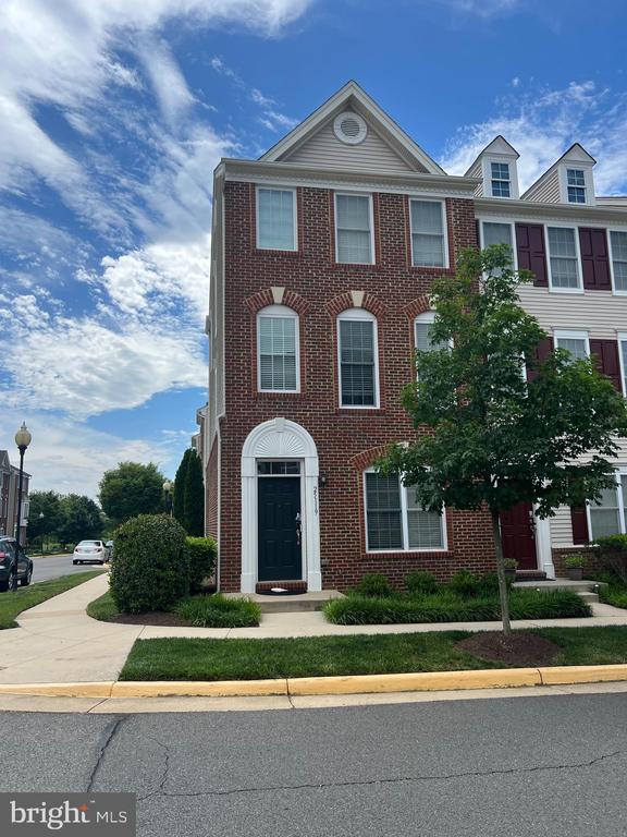 25119 McBryde Terrace, Chantilly, VA 20152 Townhome Rentals in Chantilly VA