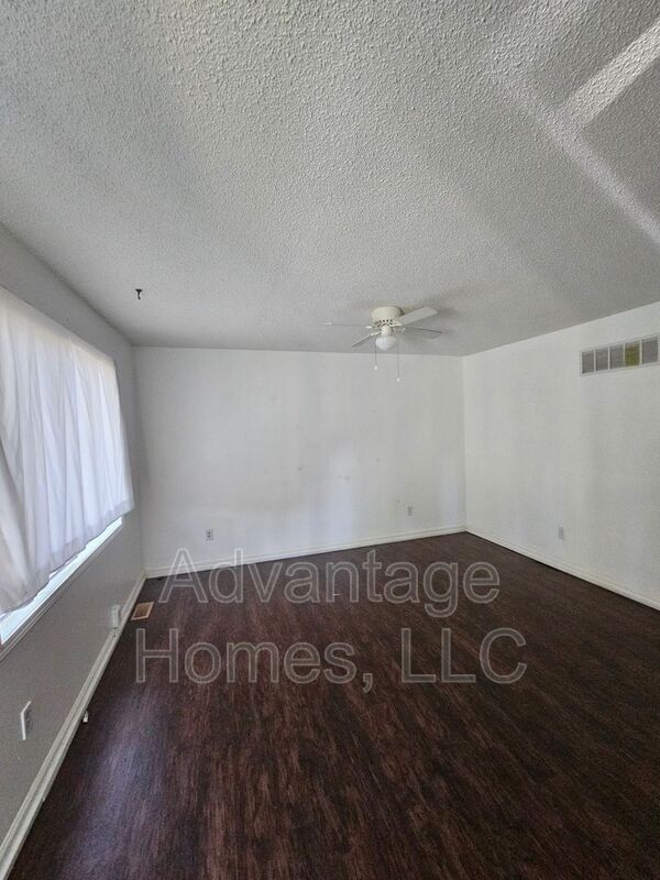 Foto del edificio - 715 N 70th Terrace