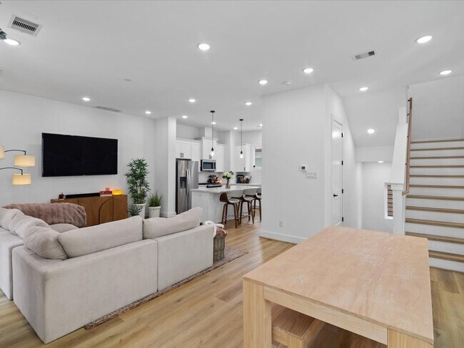 Foto del edificio - 3026 Live Oak St