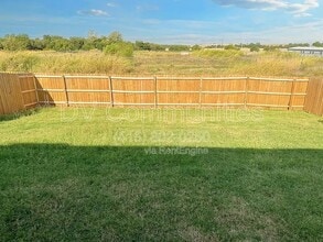 Building Photo - 1708 Vermilion Ln