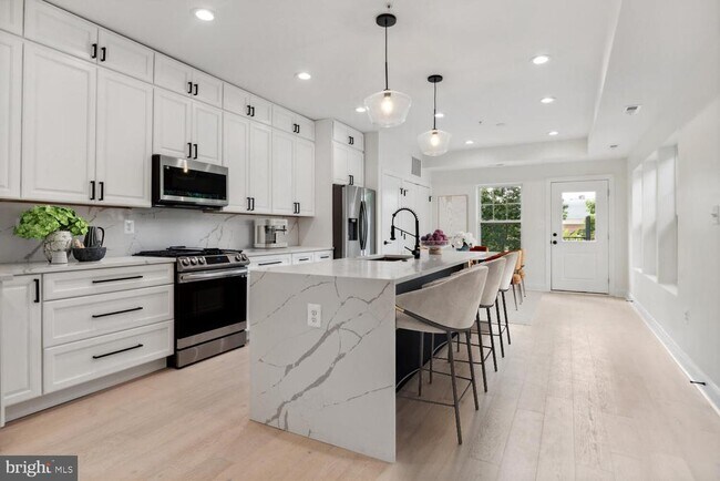 Foto del edificio - 1232 Trinidad Ave NE