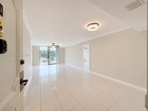 Building Photo - 1300 St Charles Pl