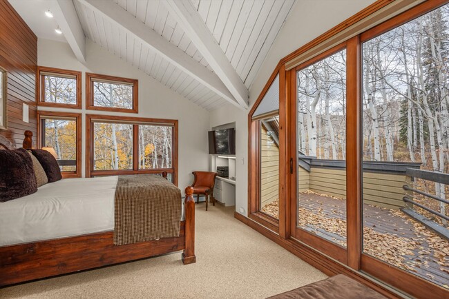 Building Photo - 140 Forest Ln