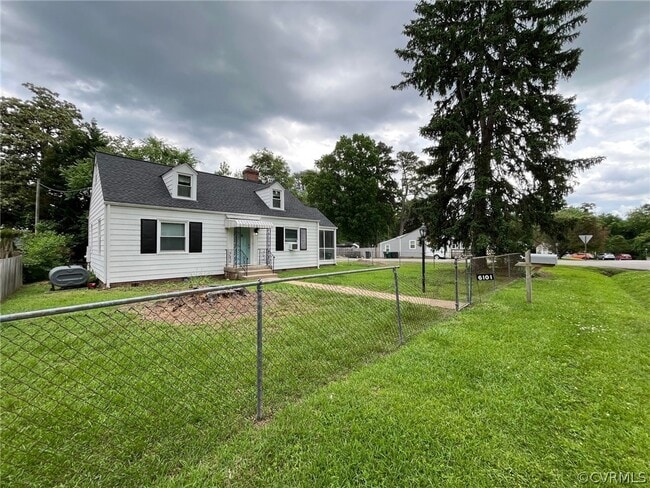 Building Photo - 6101 Ellis Ave