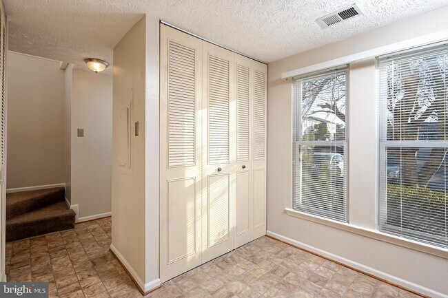 Foto del edificio - 15518 Norge Ct