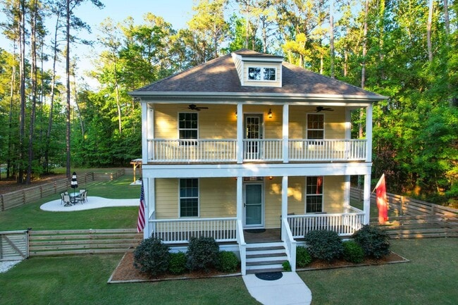 Building Photo - 4 Bedroom, 2.5 Bathroom Home in The Refuge at Ravenel - Ravenel