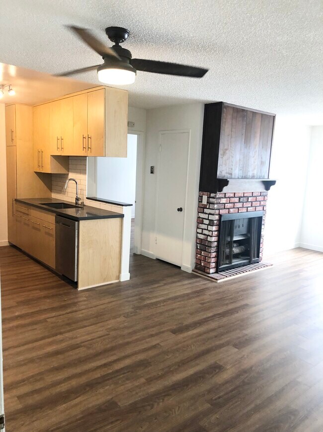 Kitchen & Living Room - 1921 Canal St