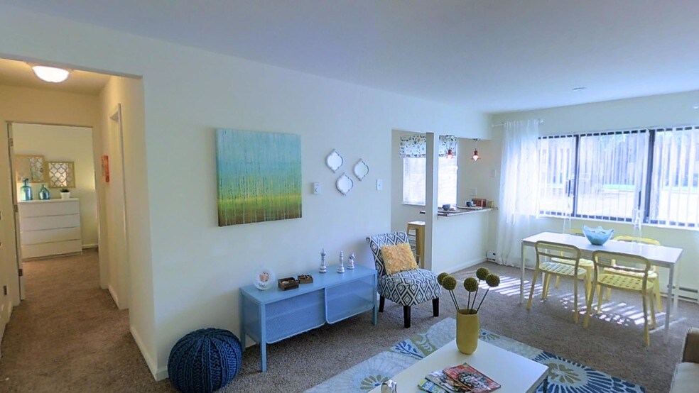 Kingston Square Apartments