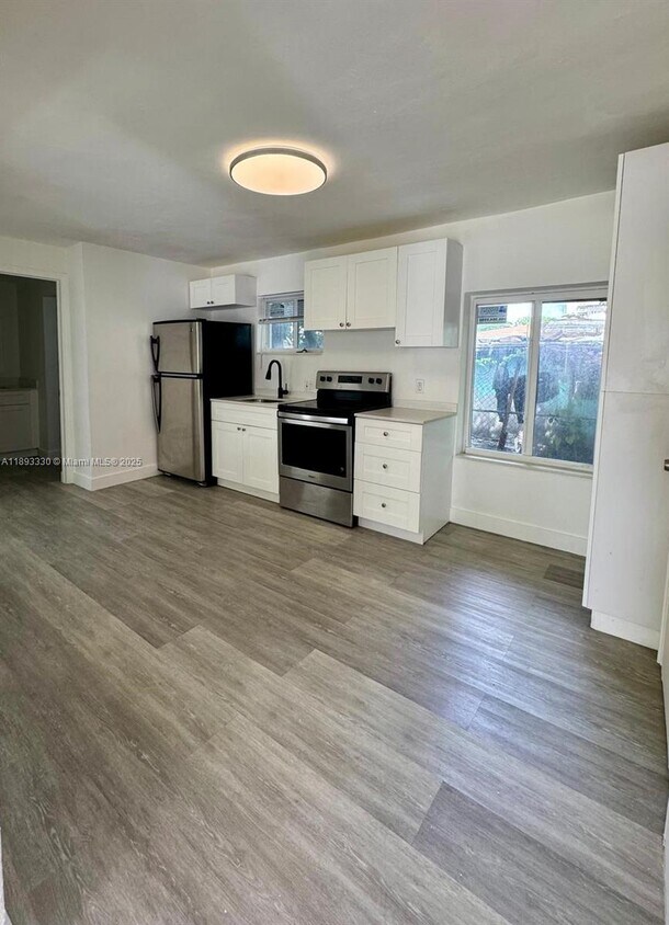 Primary Photo - 7611 NE 2nd Ct