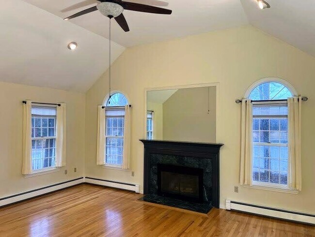 Foto del edificio - 1565 West St