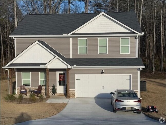 Building Photo - 2433 Crosstown Pkwy