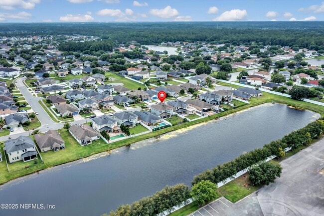 Building Photo - 12237 Woodview Dr