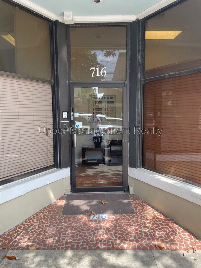 Building Photo - 716 Adams St