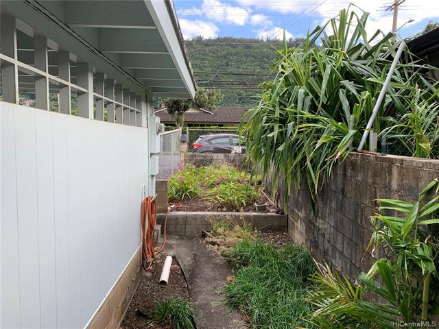 Building Photo - 3024 E Manoa Rd
