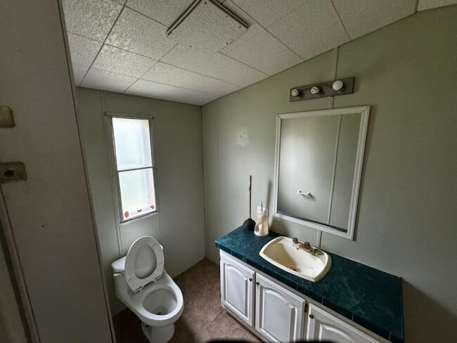 Foto del edificio - 96 Maple Ln