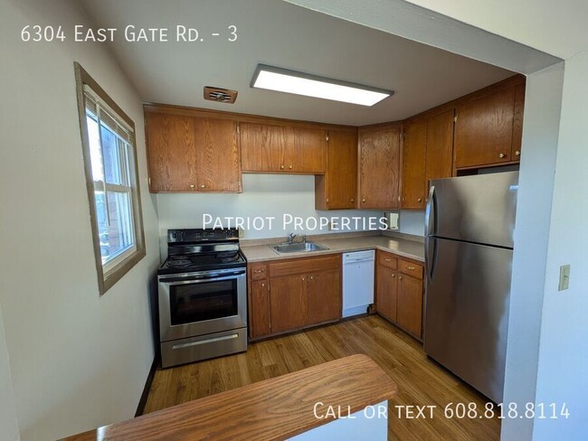 Foto del edificio - 2 bedroom/ 1 bath apartment in Monona, WI