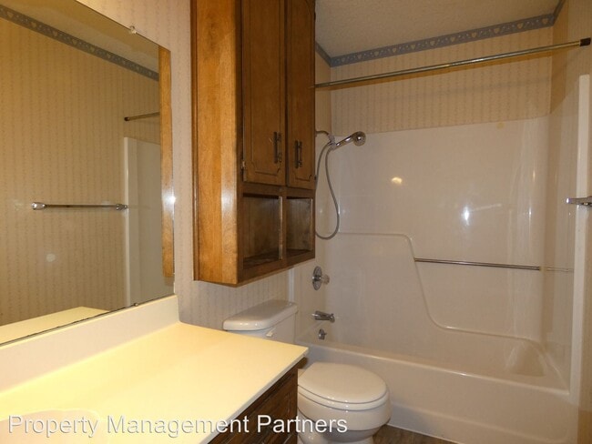 Building Photo - 3 br, 2 bath House - 1720 S Beech