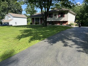 Building Photo - 137 White Pine Cir