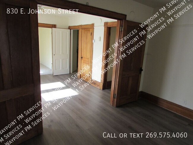 Foto del edificio - 830 E Johnson St