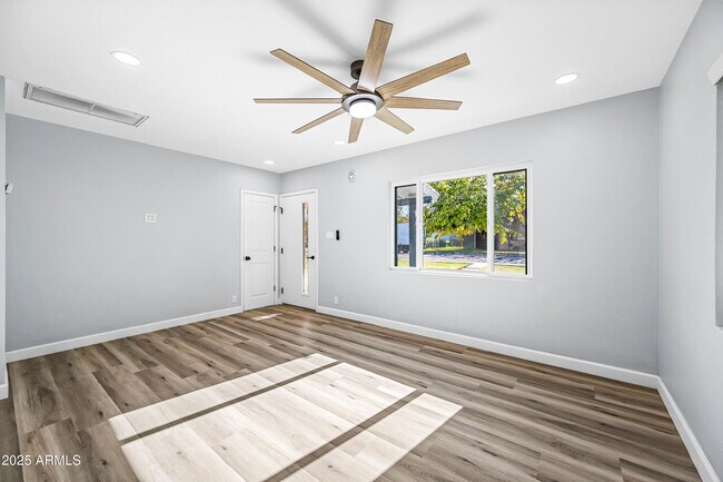 Foto del edificio - 1608 E Hudson Dr