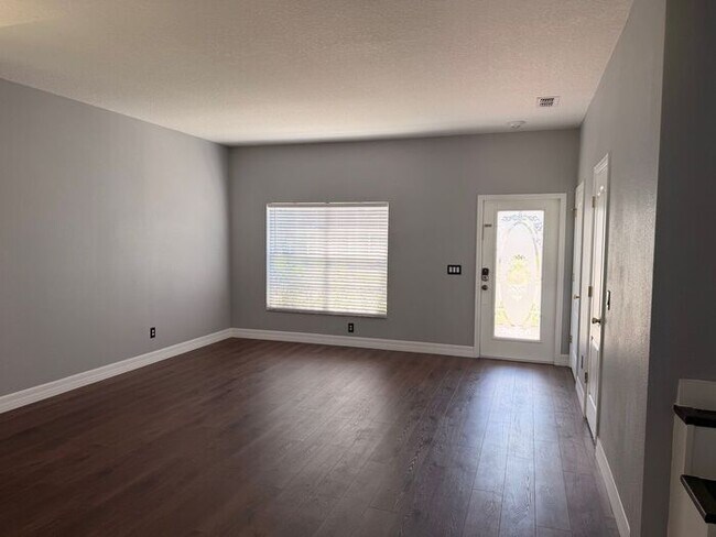 Foto del edificio - 4BR/2.5BA Home in Hunters Creek – Palma Vista Community – Available Now!