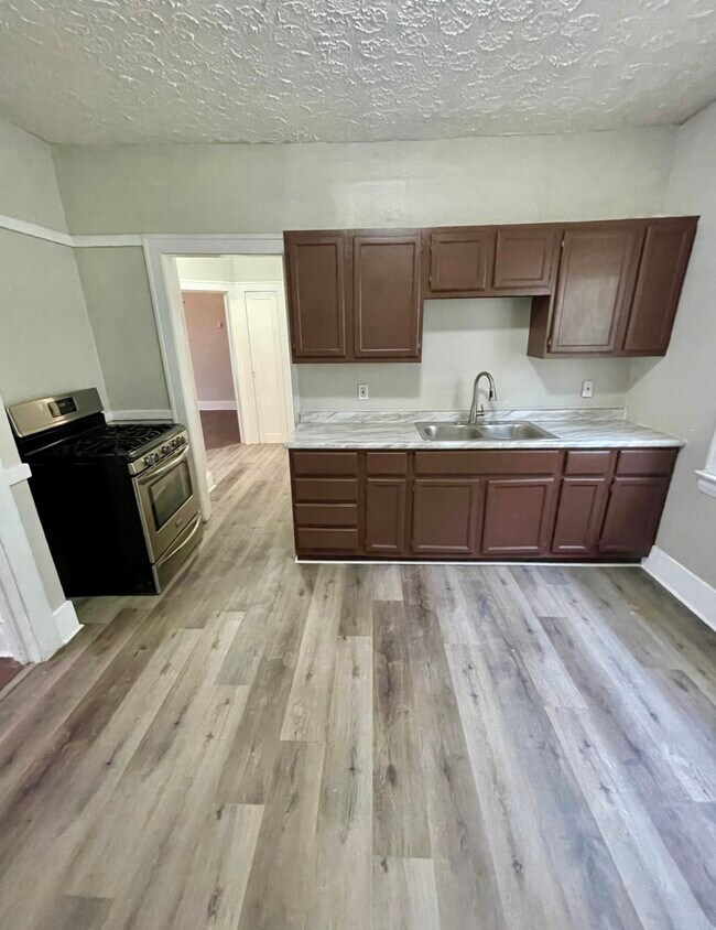 Foto del edificio - 3736 E 153rd St