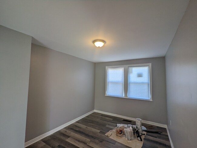 Building Photo - 2806 W Garrison Ave