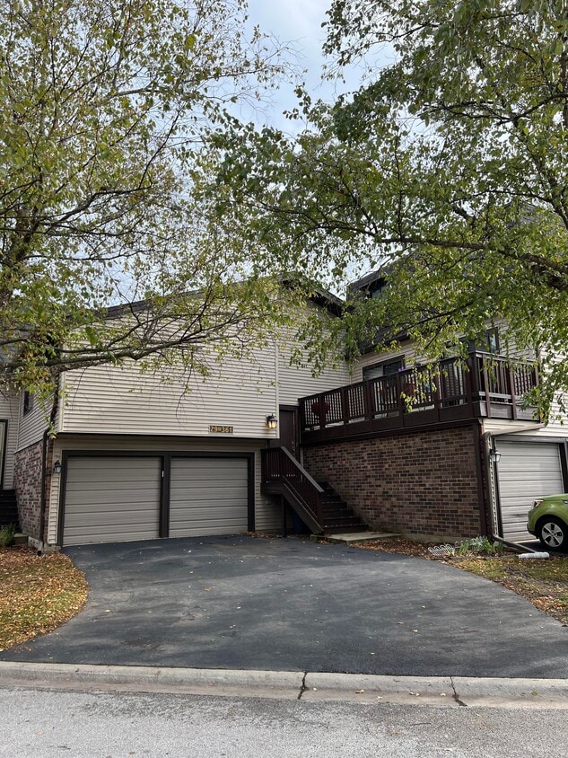 Primary Photo - 29 White Oak Dr