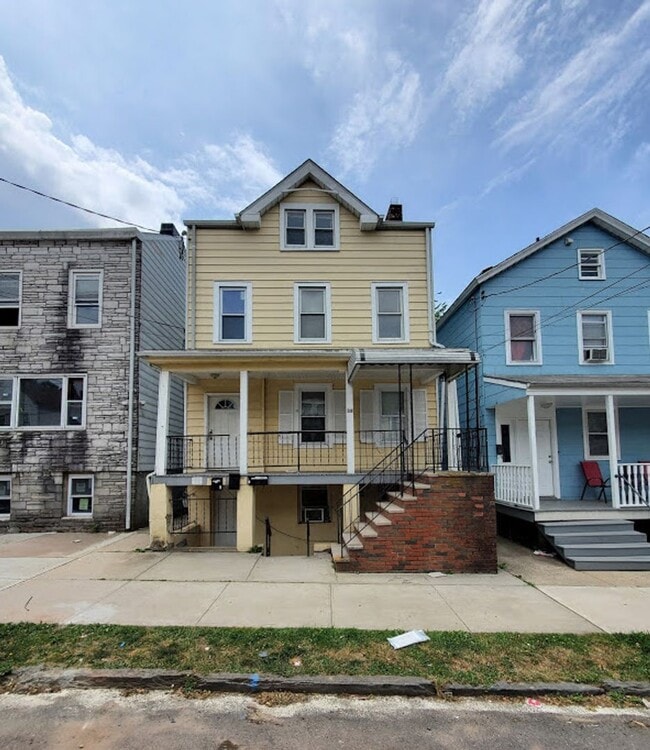 Building Photo - 38 Division St