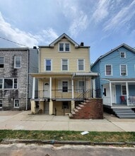 Building Photo - 38 Division St