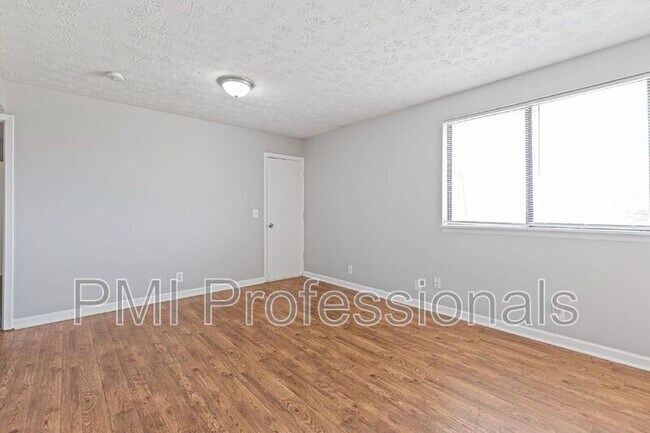 Foto del edificio - 800 Anderson Ln