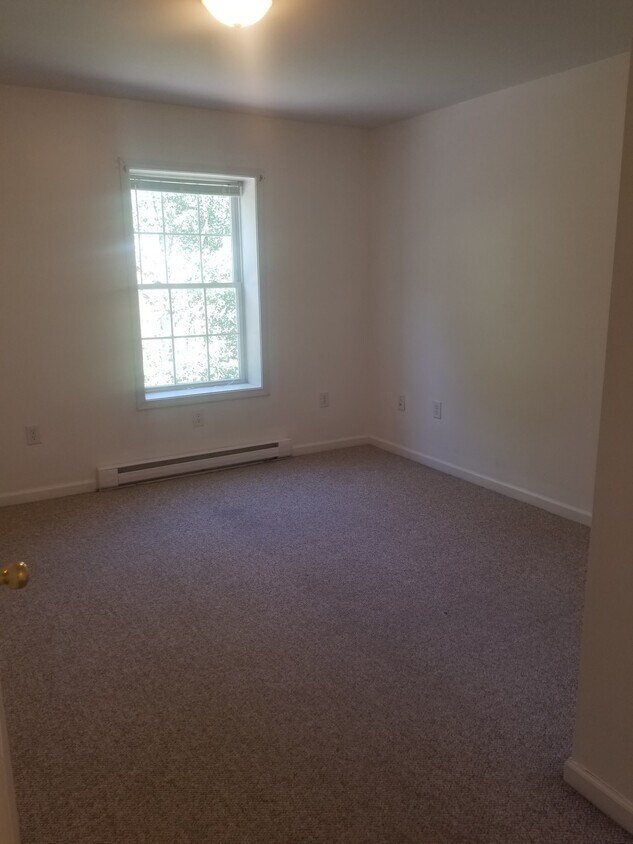 166 Bowery St Unit 2B, Frostburg, MD 21532 Room for Rent in Frostburg