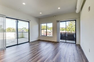Building Photo - 950 63rd St