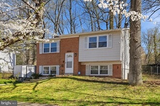 Building Photo - 9518 Blanchard Dr