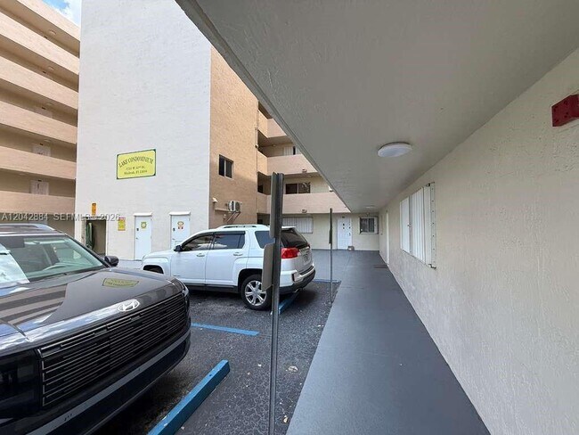 Foto del edificio - 2735 W 52nd St