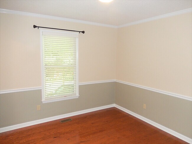 Foto del edificio - 321 Amherst Creek Dr