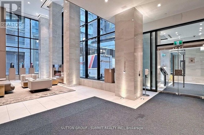 Building Photo - 125-125 Blue Jays Way