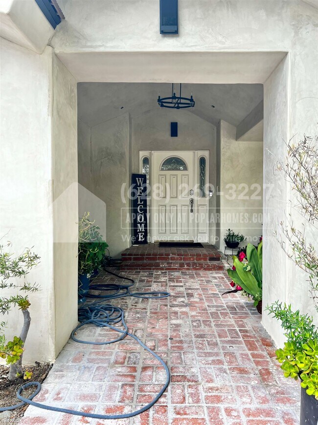 Building Photo - 5 br, 3.5 bath House - 17031 Rosebud Drive -