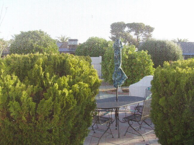 Foto del edificio - 9518 W Willowbrook Dr